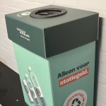 Plastic flessen? In de daarvoor bestemde container!