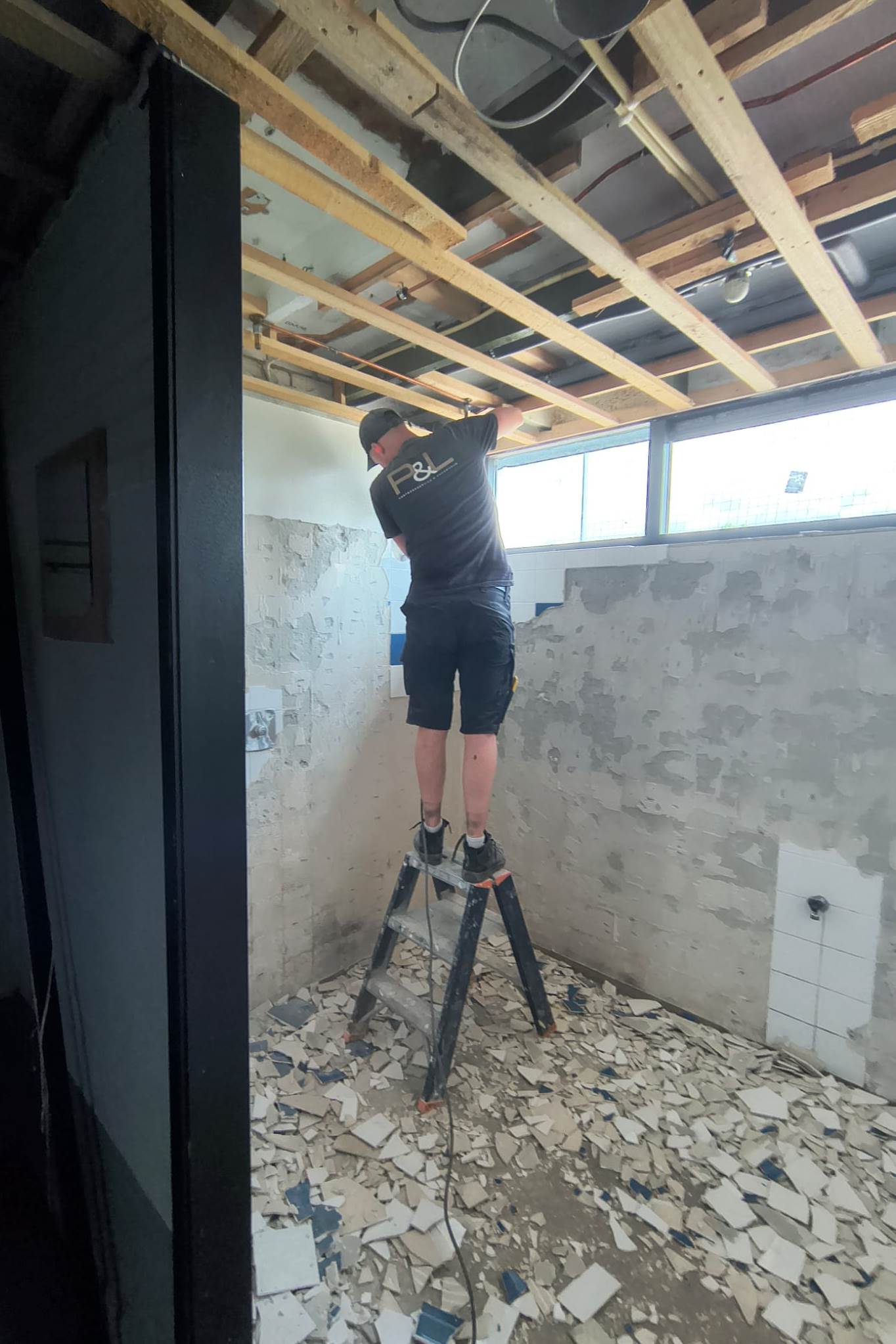 Update: renovatie kleedkamers laagbouw